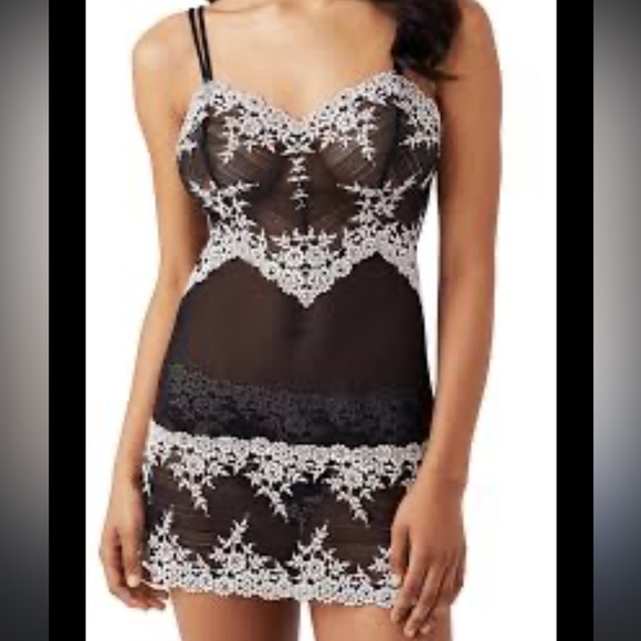Wacoal ‘Embrace Lace’ Chemise medium black white sheer slip - Picture 1 of 10